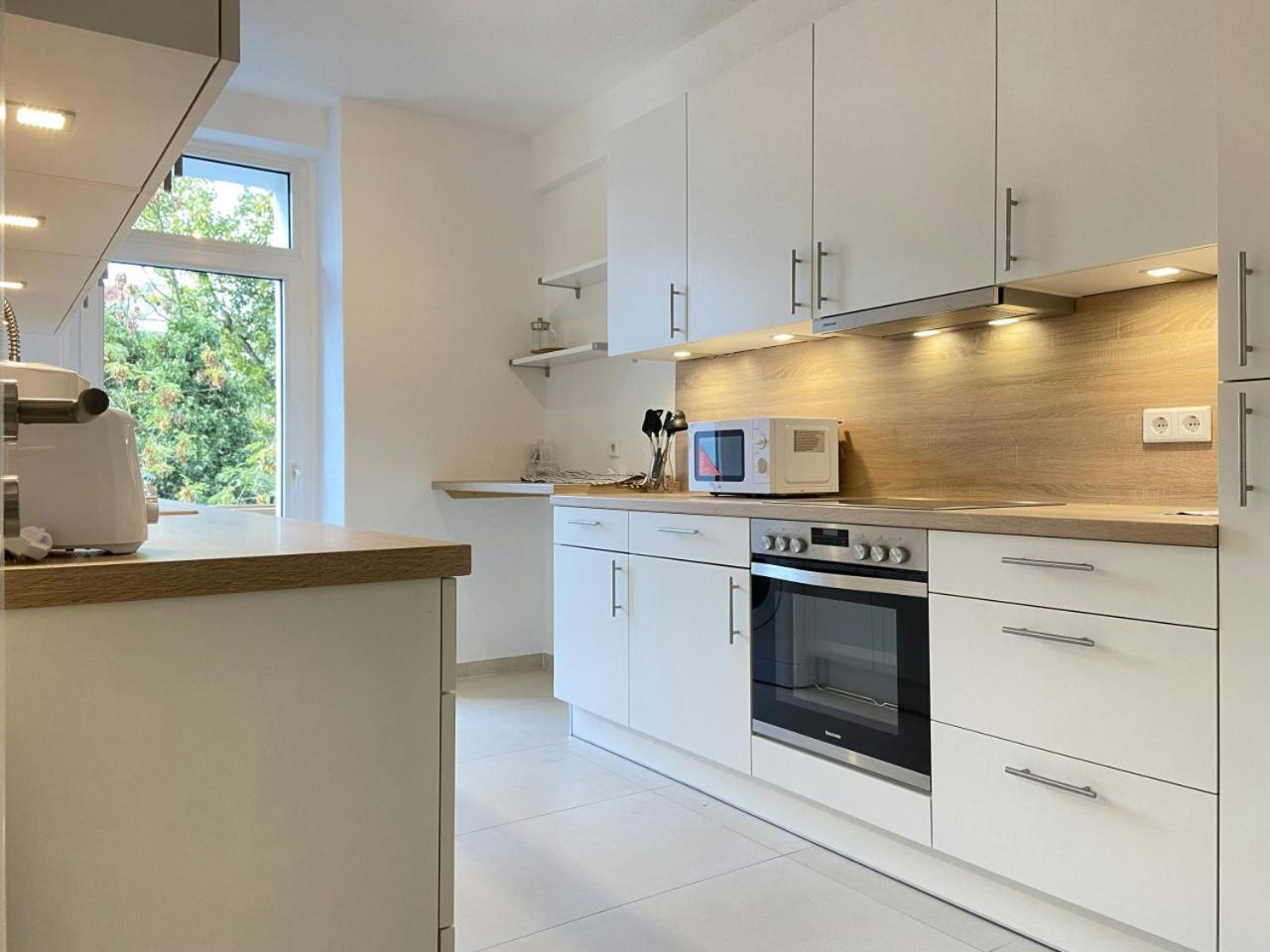 Apartment And Spacious For 4 *